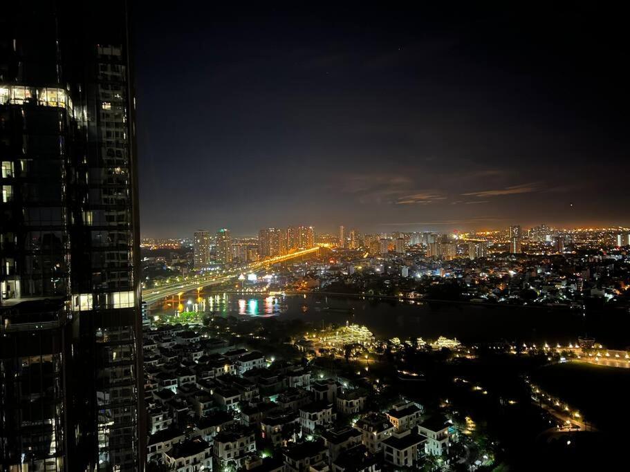 Fully Furnished 2br-privacy Balcony Opposite Landmark 81-gym & Swimming Pool Căn hộ TP. Hồ Chí Minh