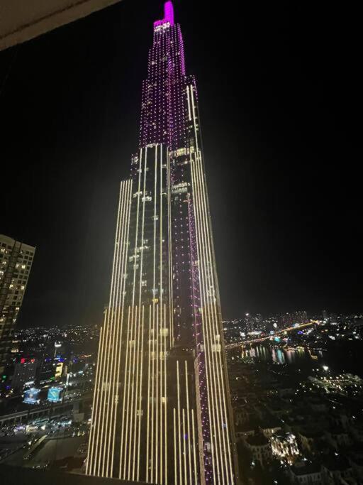 Fully Furnished 2br-privacy Balcony Opposite Landmark 81-gym & Swimming Pool * TP. Hồ Chí Minh